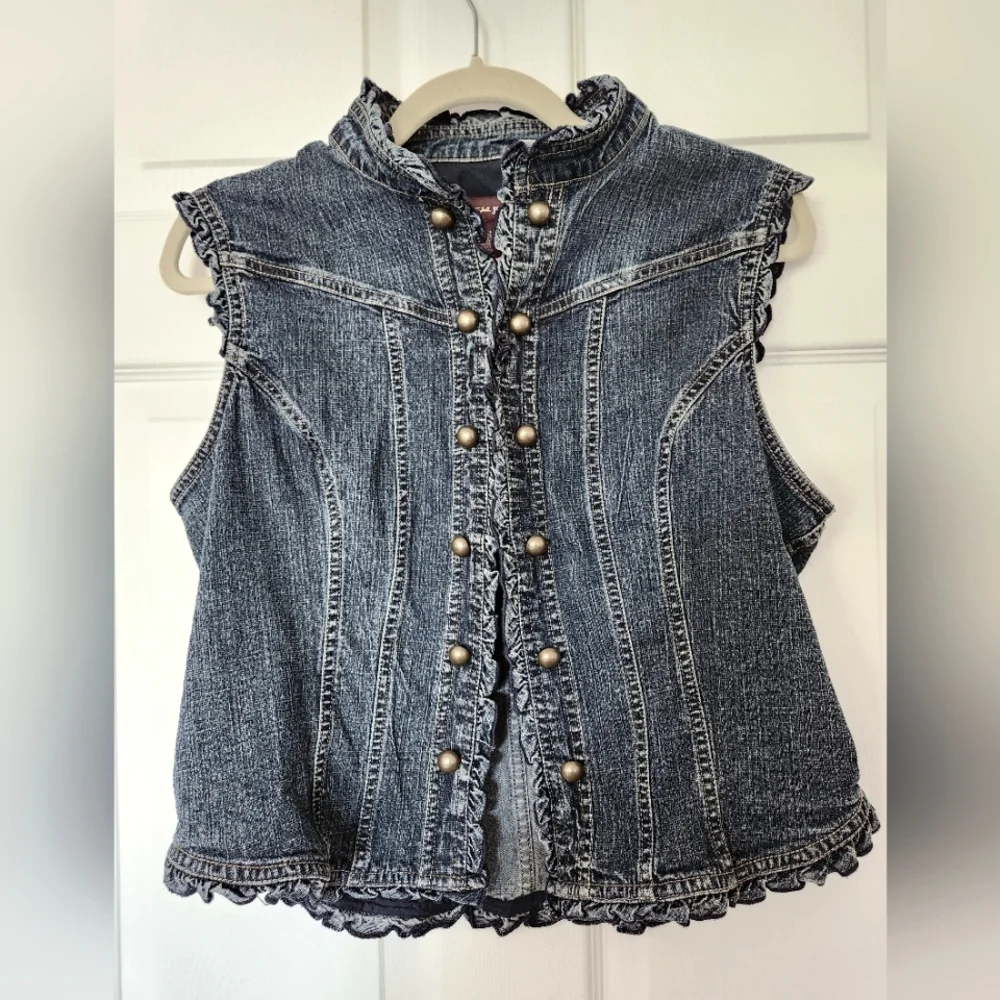 Jones Wear Denim Vest with Silver Buttons - Picture 1 of 11